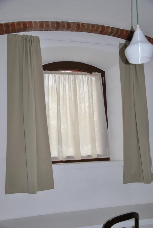 Agriturismo Mascudiera Fiorenzuola dʼArda Δωμάτιο φωτογραφία